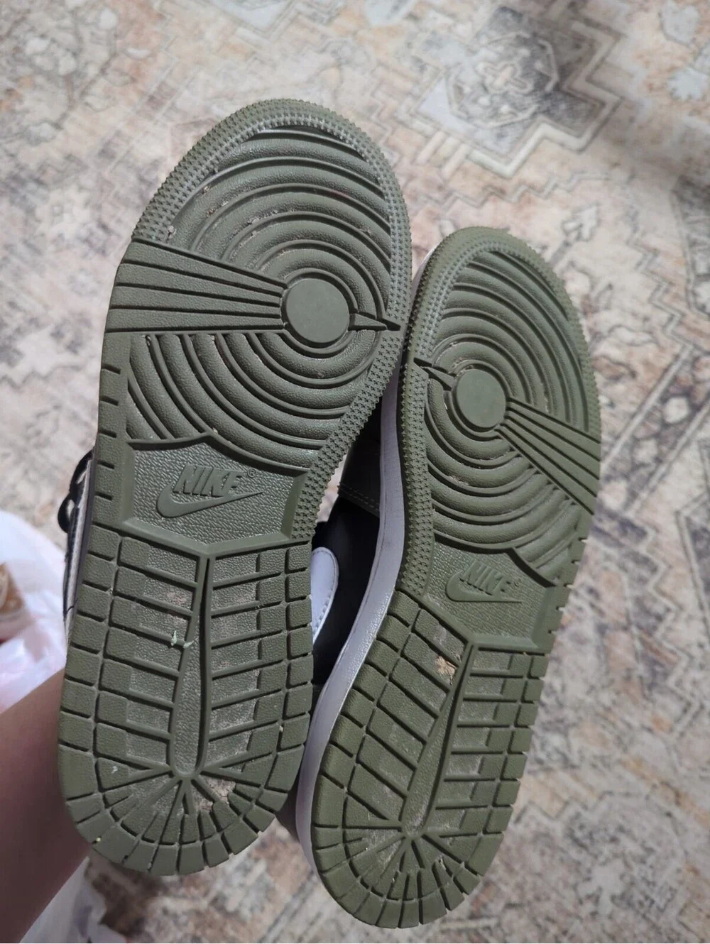 Nike Air Jordan 1 Mid Medium Olive Black- White #DQ8423- 092 4Y Kids